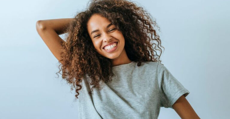 Air-Drying Doesn’t Have to Mean Frizz, These 19 Tricks Make It Look Intentional