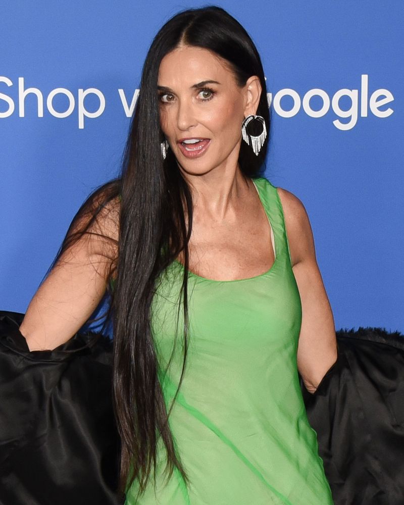 AVOID: Extremely Long Hair Without Layers