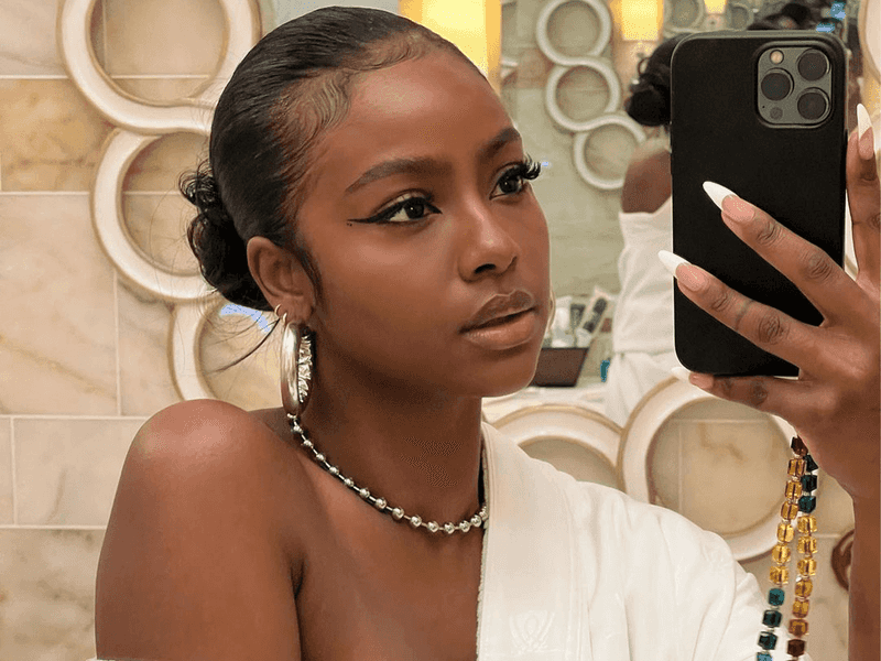 Uno chignon basso elegante