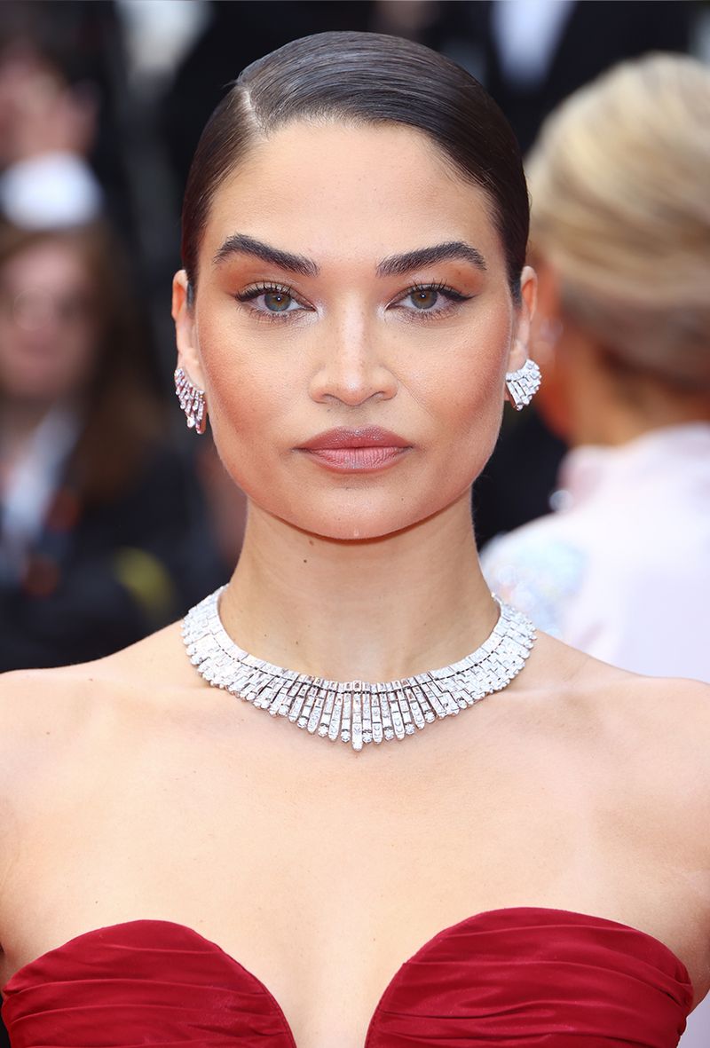 Sleek Side-Part Tuck