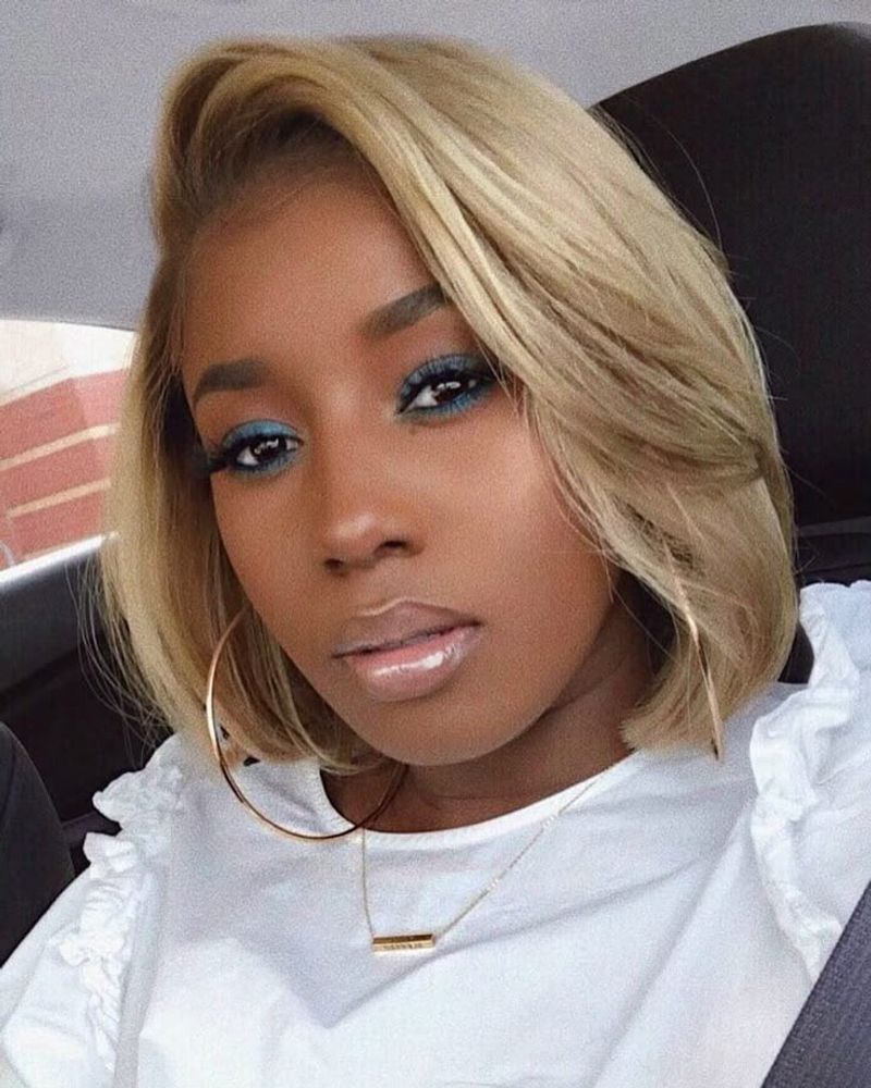 Honey-Blonde Feathered Lob