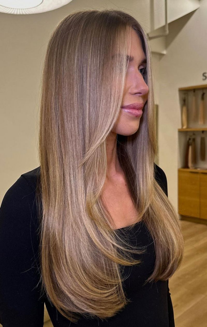 Face-Framing Layers With Sleek Body