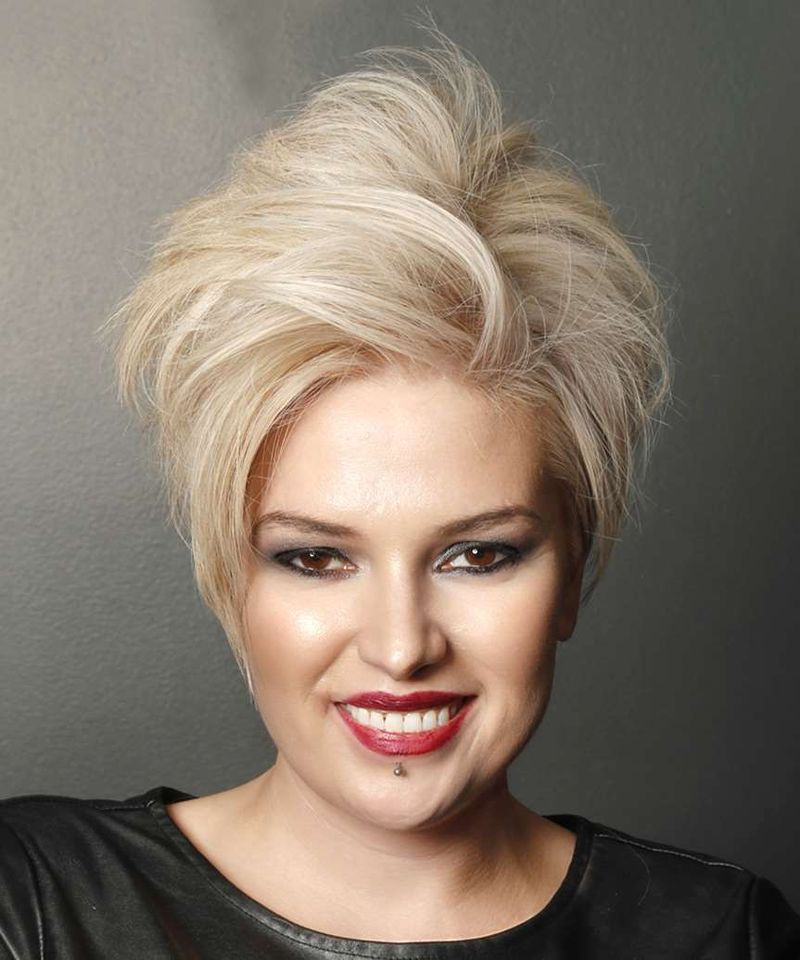 Voluminous Short Cut with Swept-Back Crown