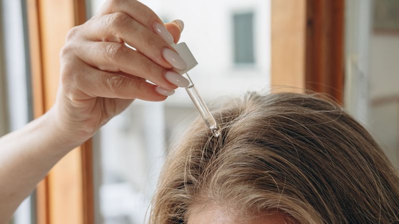 Massaging Oils Into Your Scalp Reverses Baldness