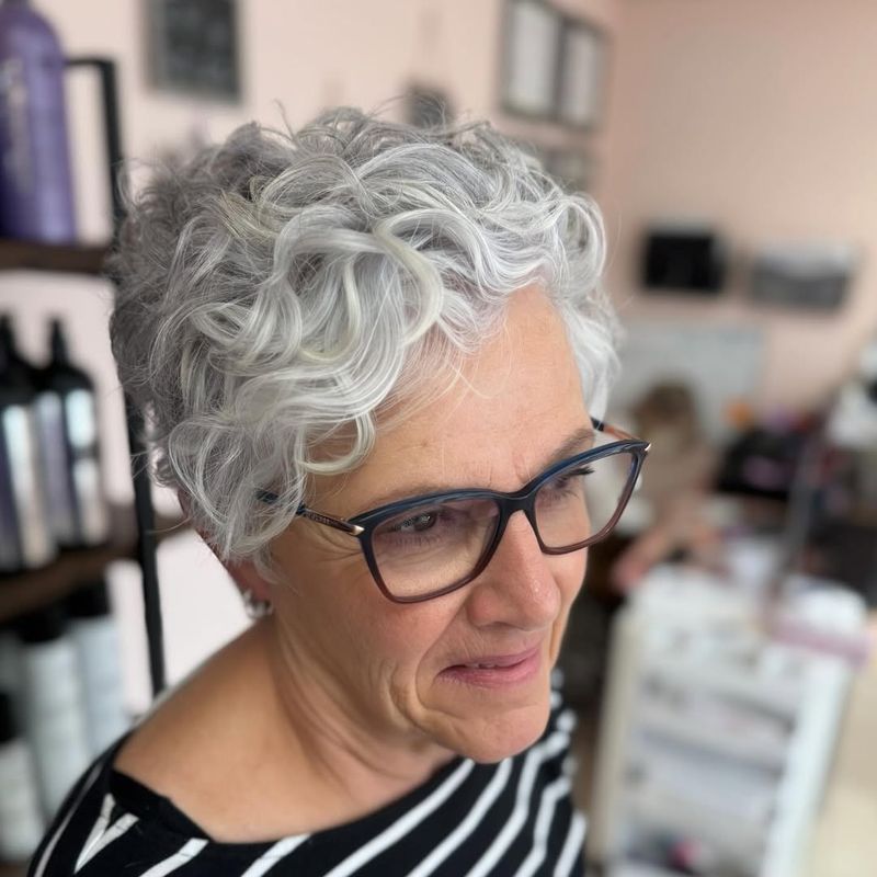 Corte Pixie encaracolado
