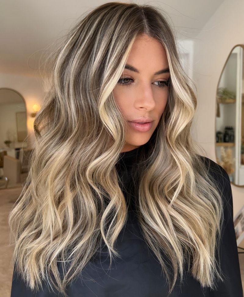 Champagne Blonde Foilyage