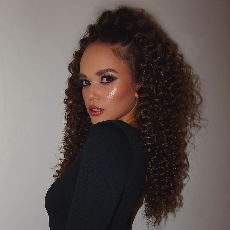 Slicked Edges with Free Curls