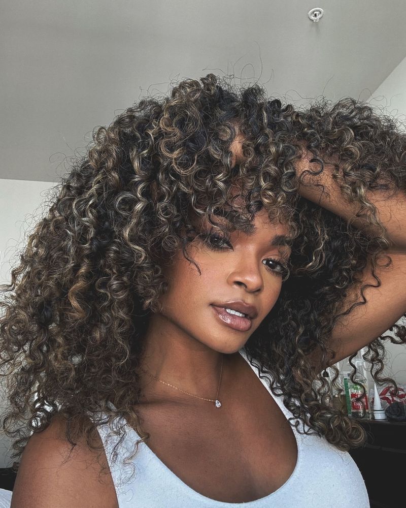 Diffused Curls with Root Lift