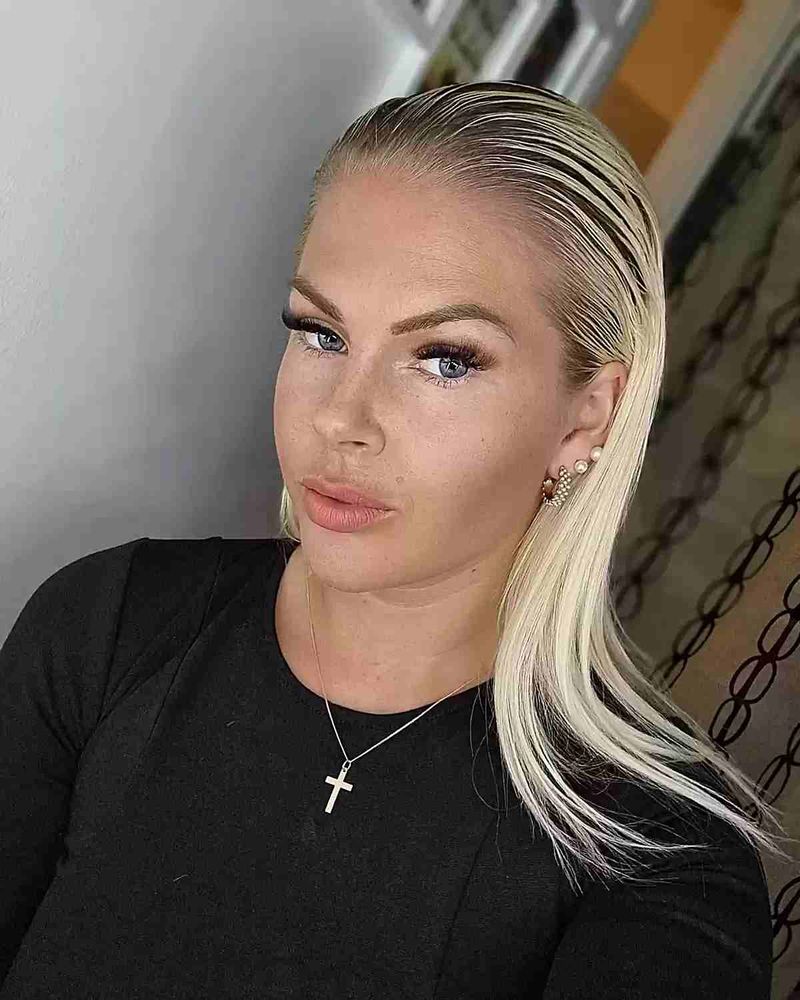DO: Slicked-Back Wet Look