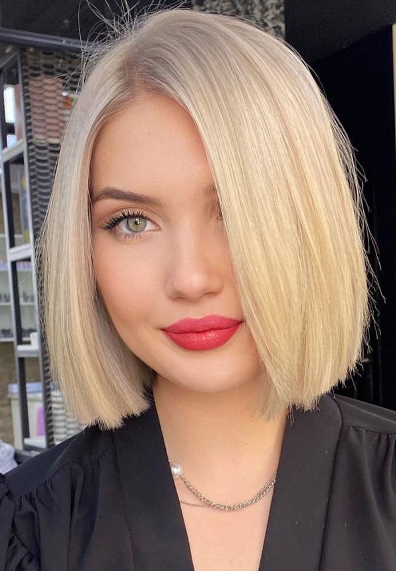 Blunt Lob with Deep Side Part