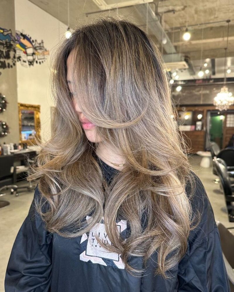 Corte a capas con flequillo cortina