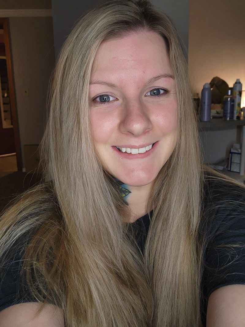 Blunt, Straight Middle Parts