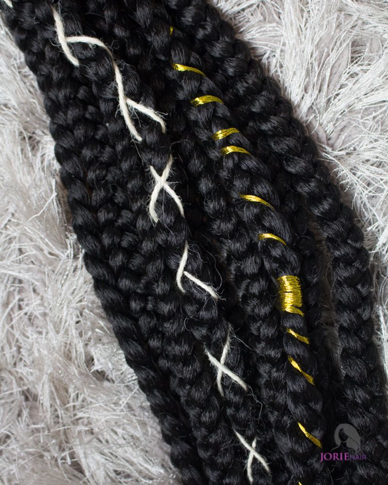 Feed-In Braids with Incorporated Accessories
