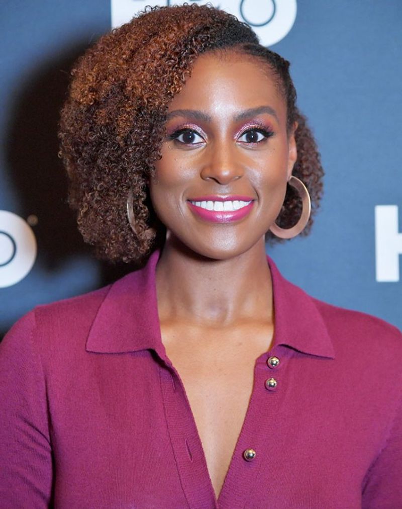 Stretched Twist-Out with Side Part