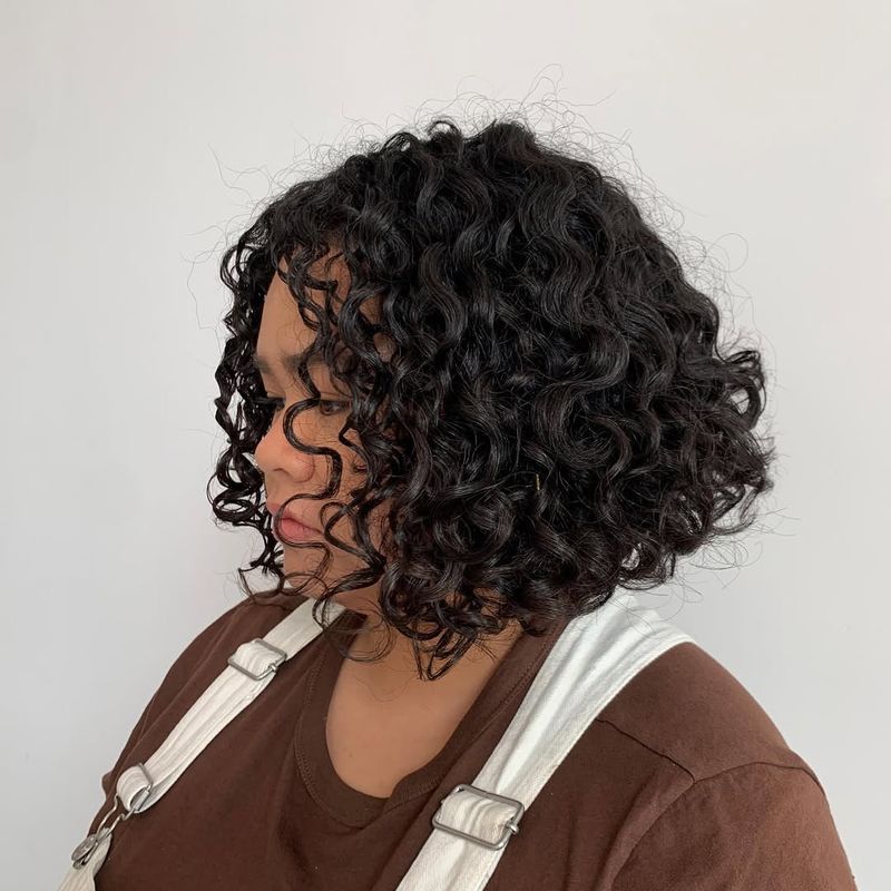Curly Jaw-Length Crop