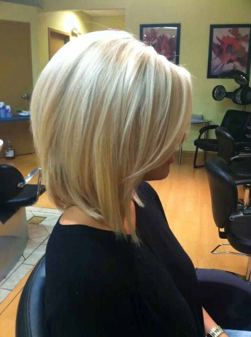 Lob (Long Bob) With Subtle Layers