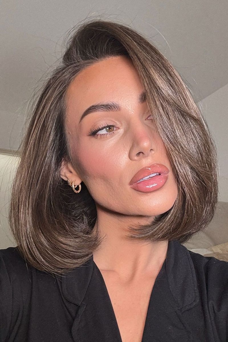 Side-Parted Lob with Curved Ends