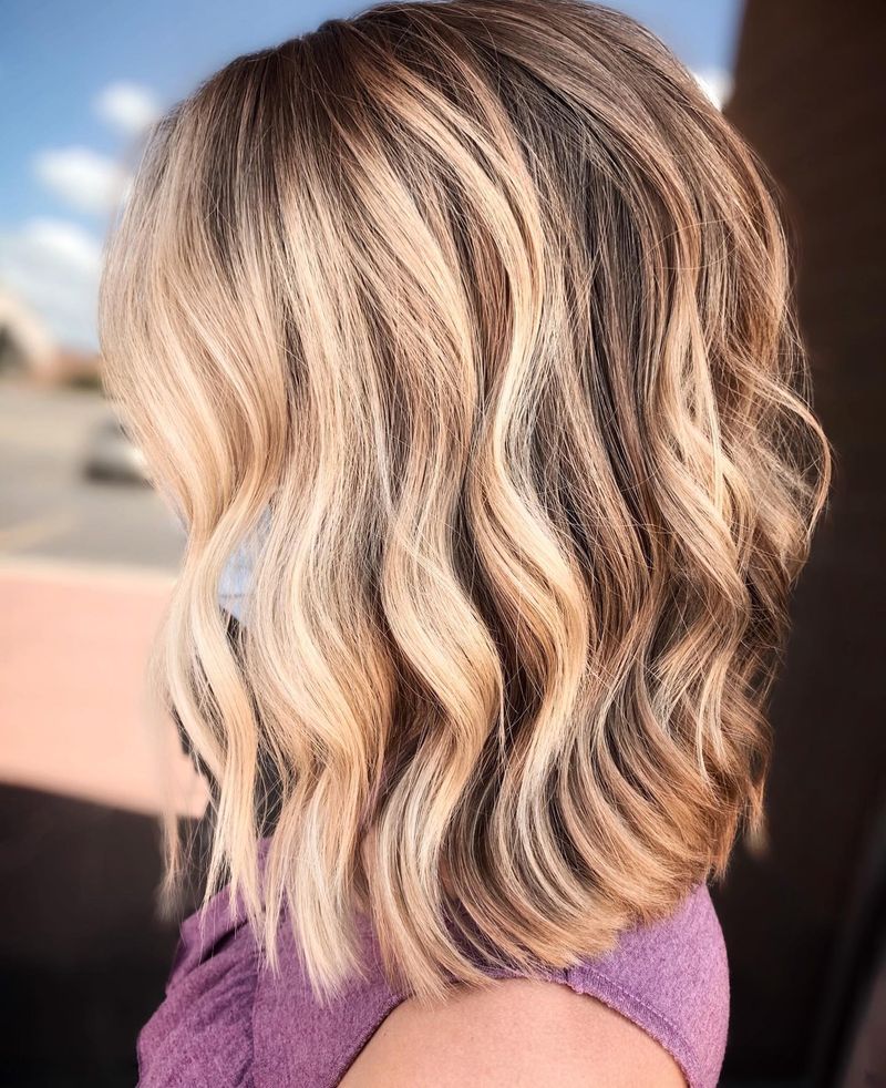 Shoulder-Length Waves with Balayage