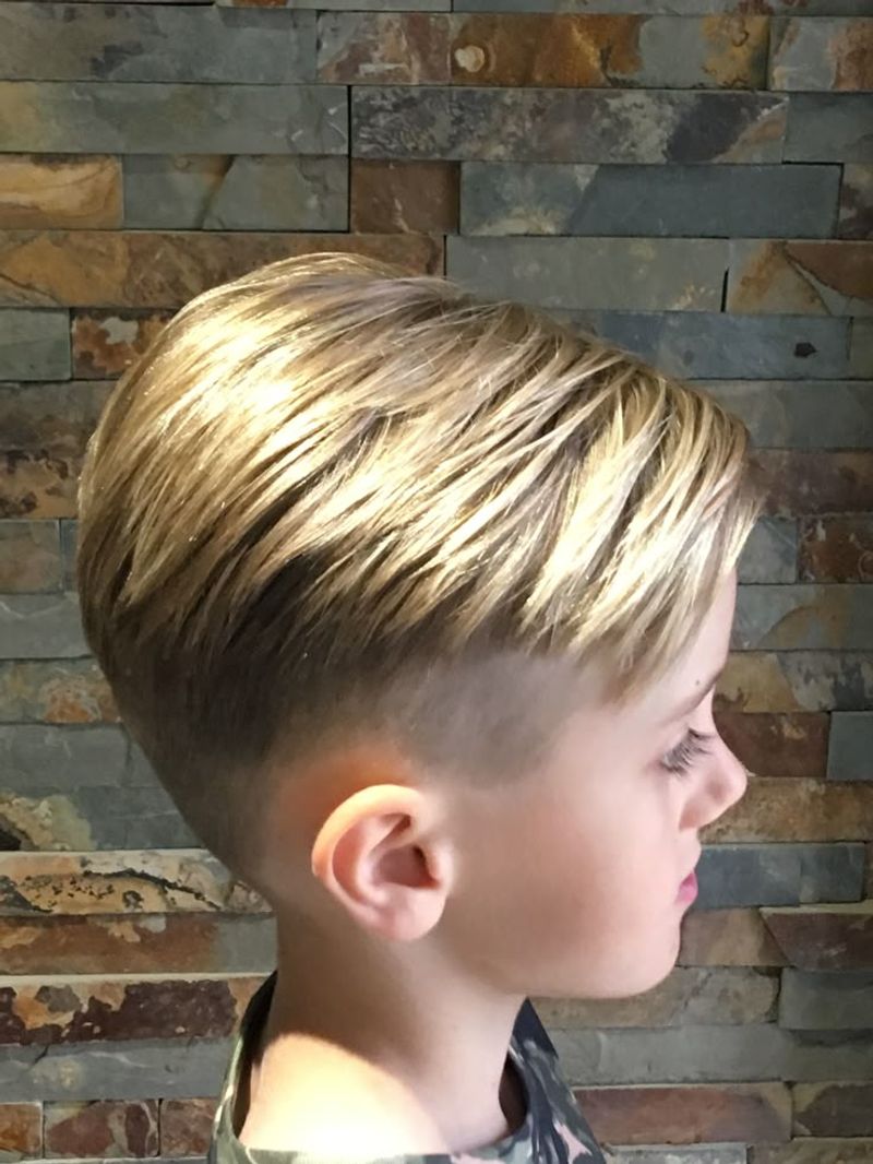 Pageboy's Neat Side Sweep