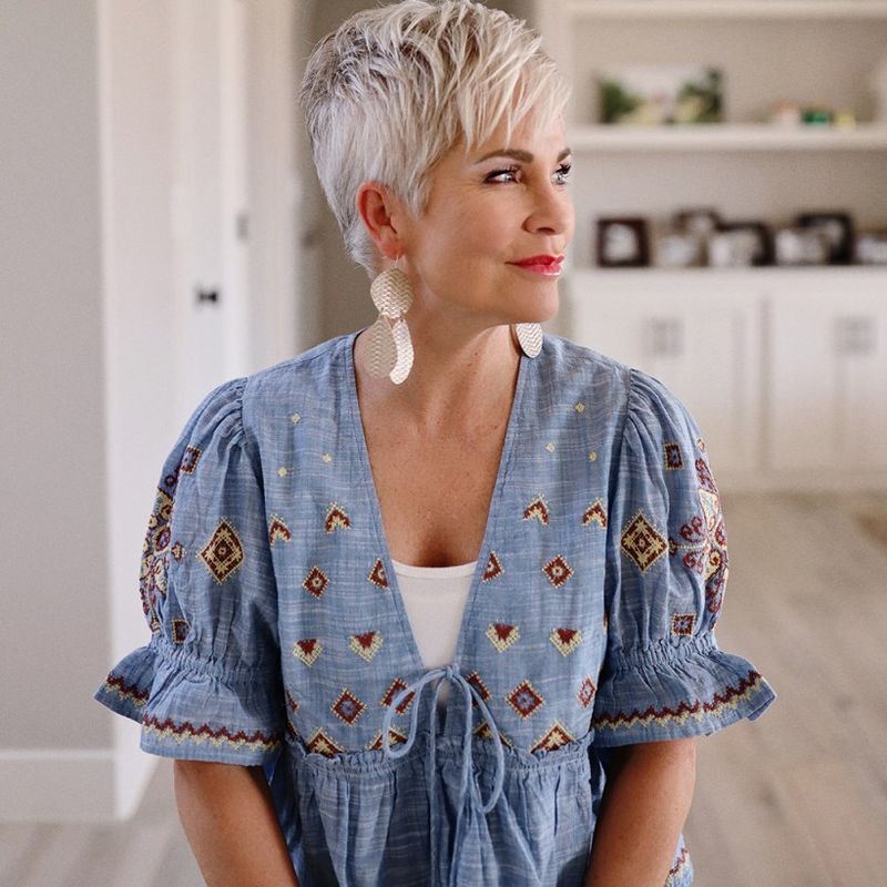 Dramatic Sleeves Create Balance