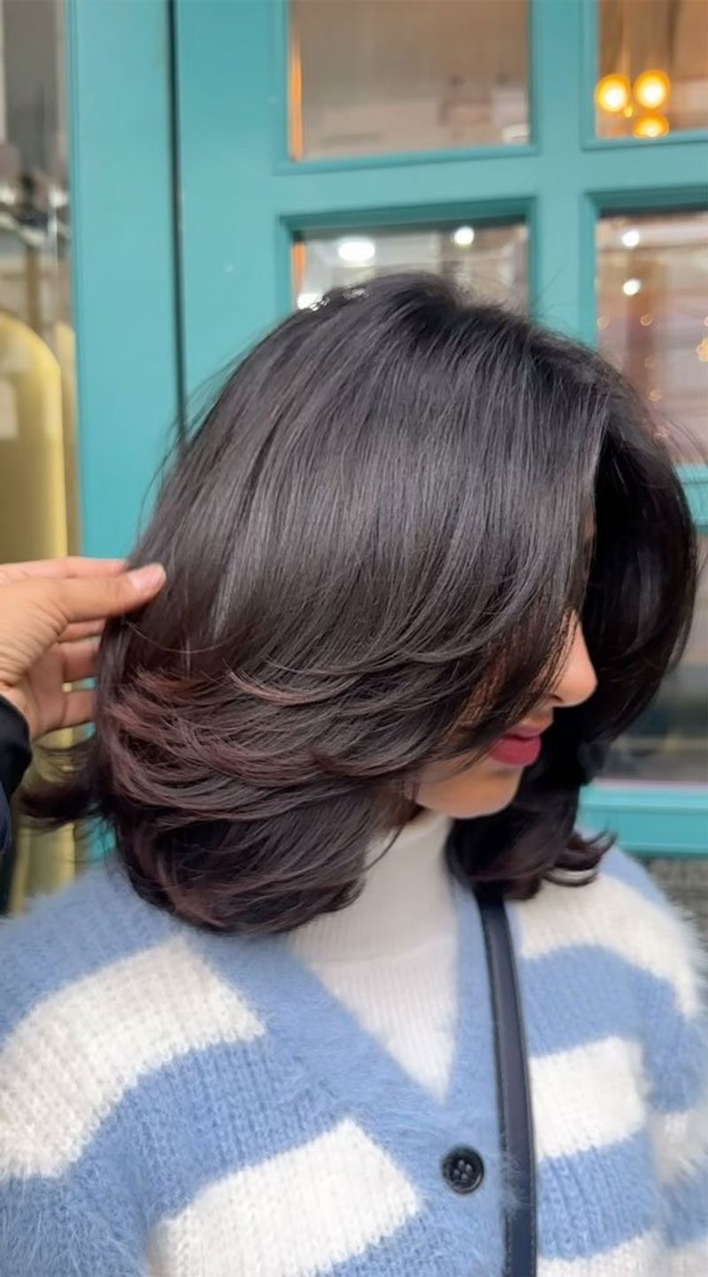 Feathered Medium Cut