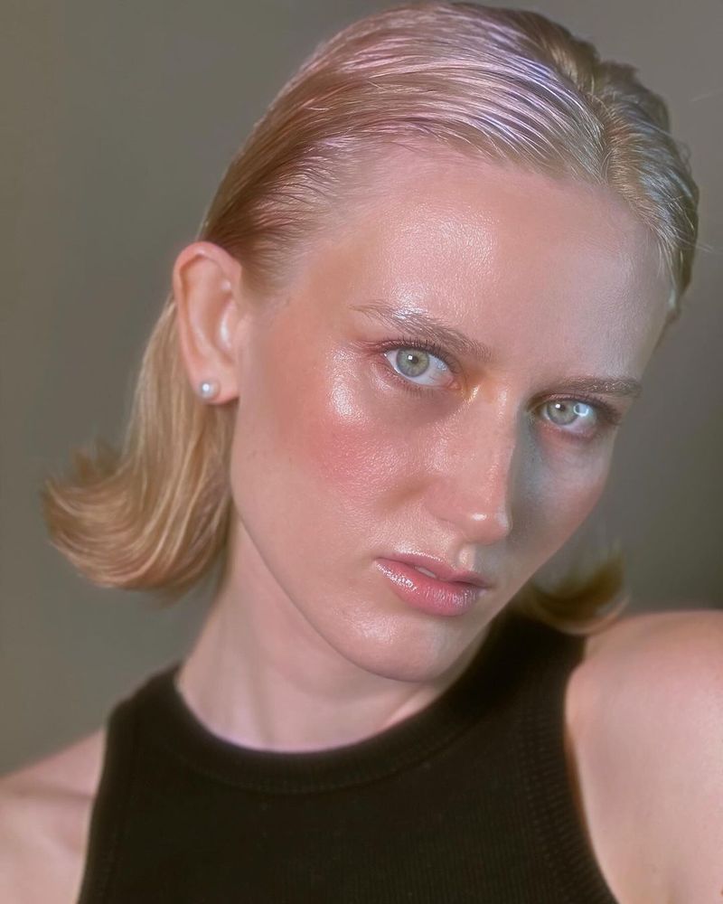 Wet-Look Slicked Bob