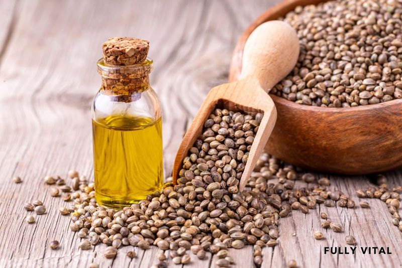 Hemp Seed Oil: The Protein-Rich Strengthener