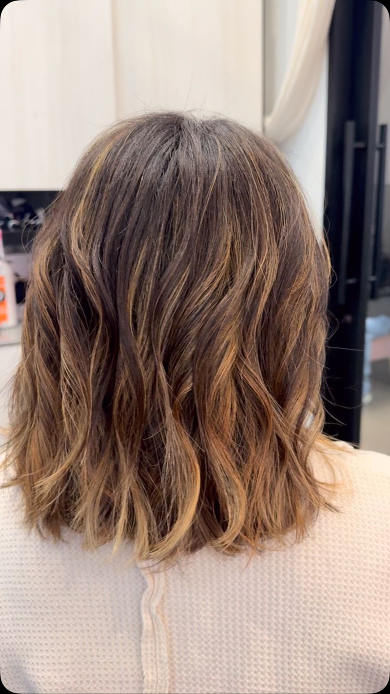 Lob ondulato (long bob)