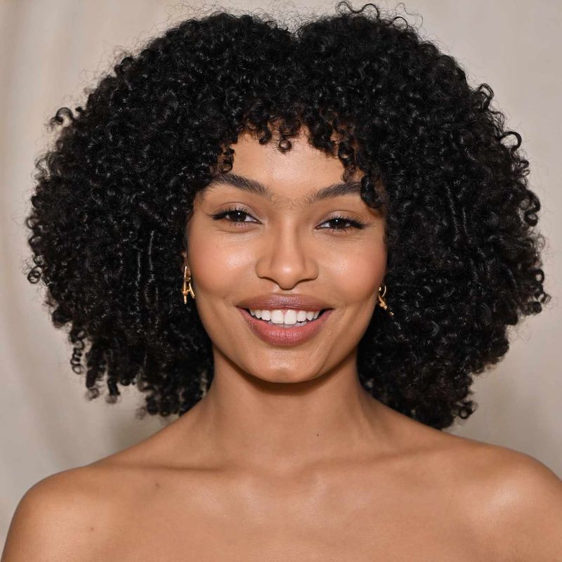 Curl-Framing Face Cut