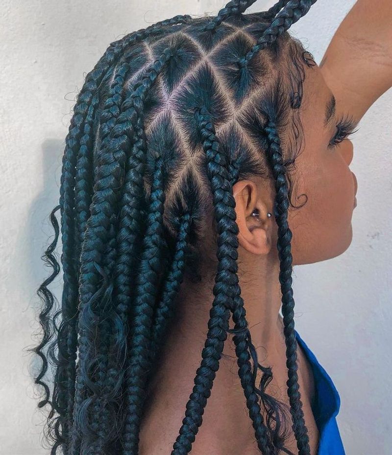 Triangle-Parted Knotless Braids