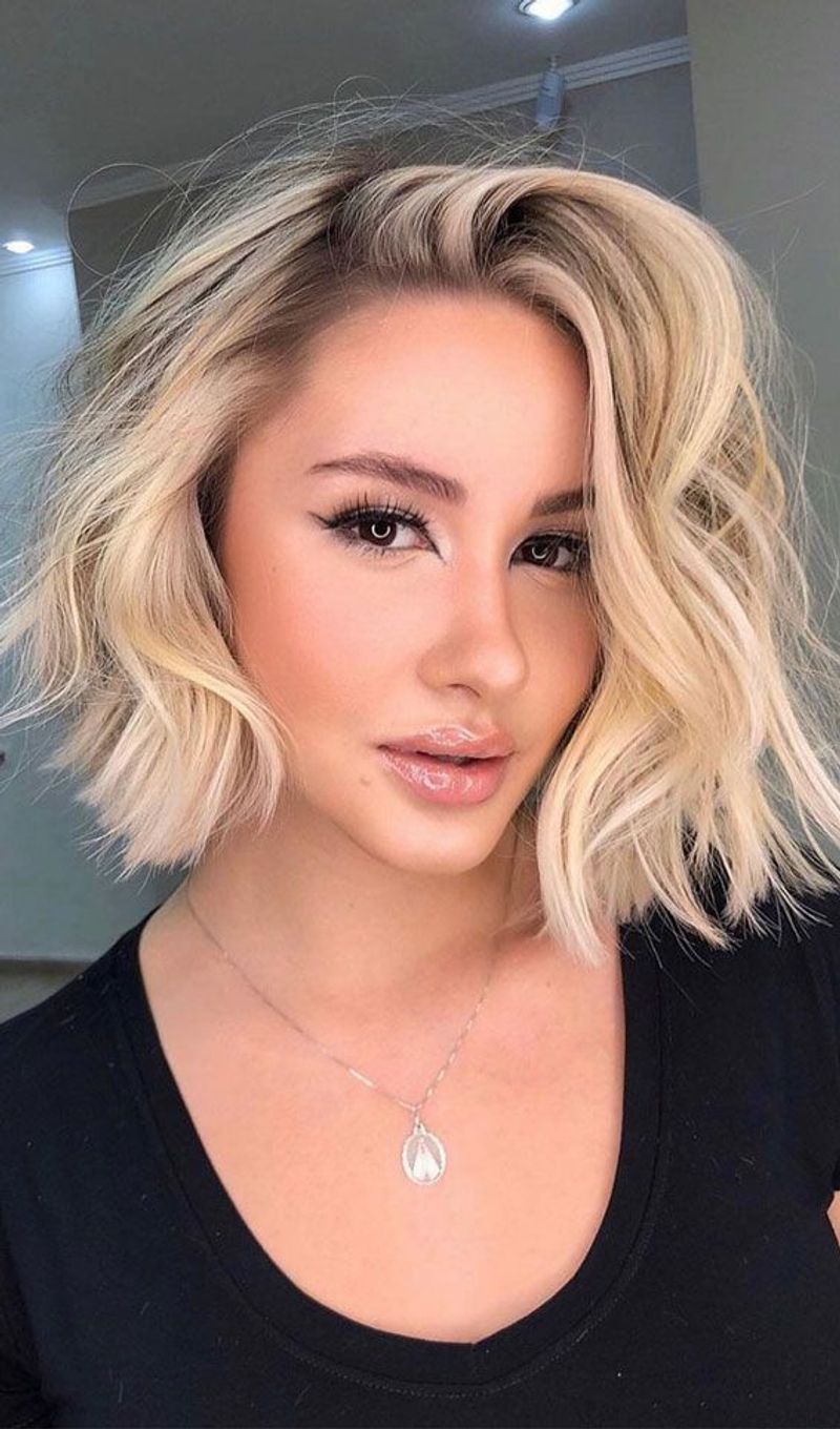 Soft Blunt Lob with Side Part