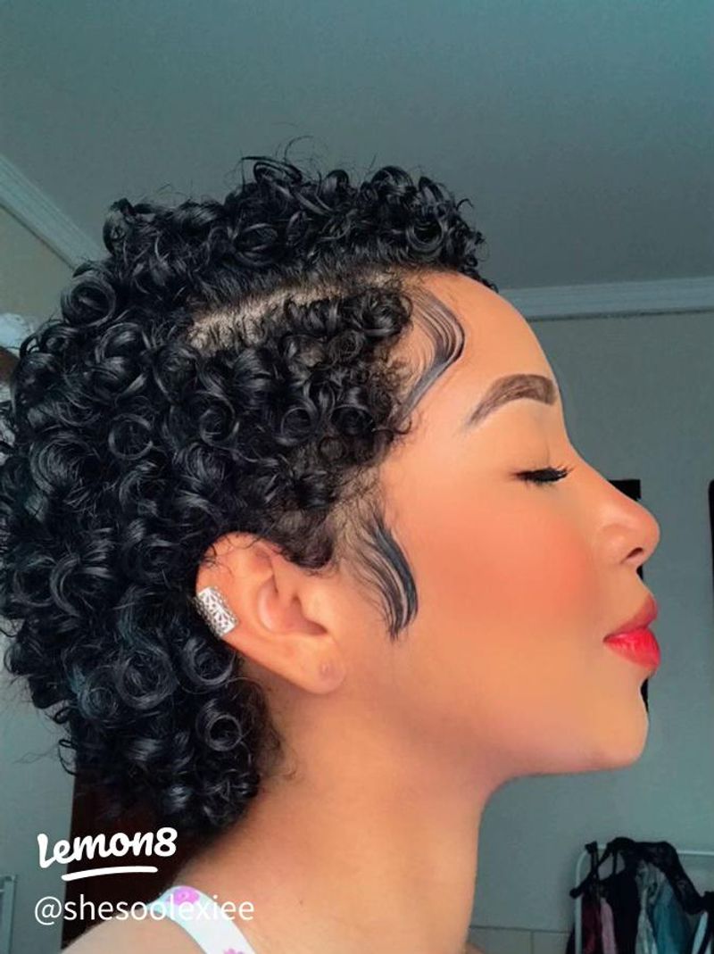 Pixie rizado con volumen
