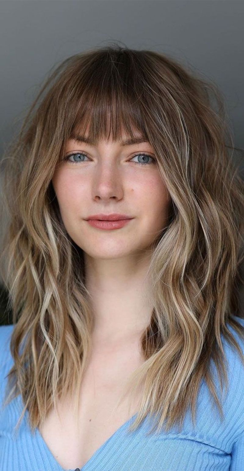 Collarbone-Length Wavy Shag