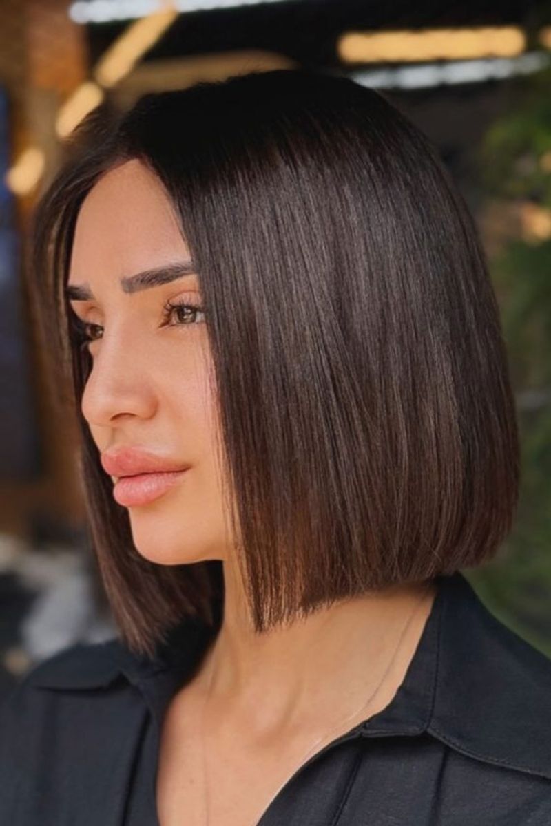 Sleek Blunt Lob