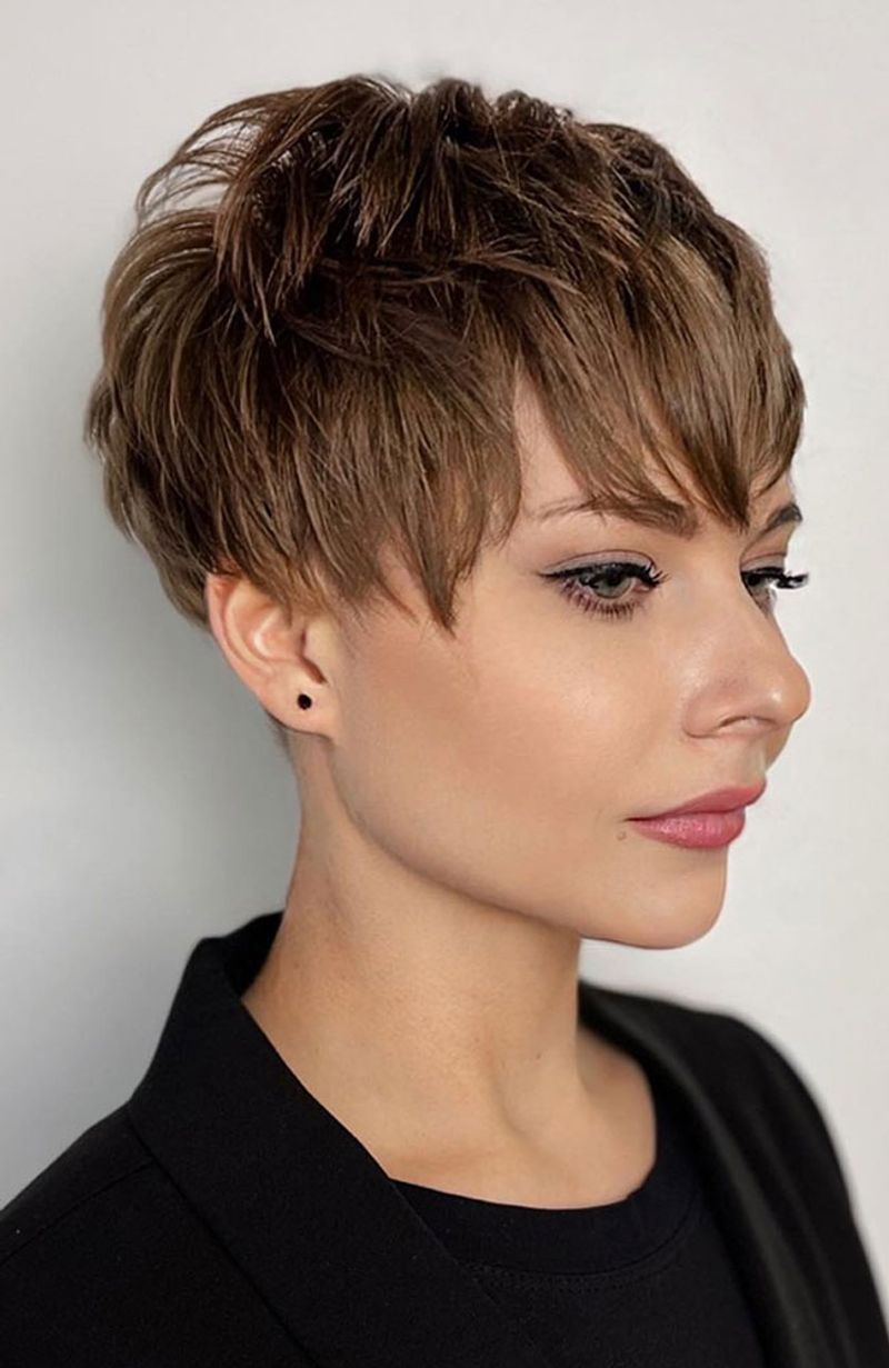 Tapered Pixie with Curved Fringe