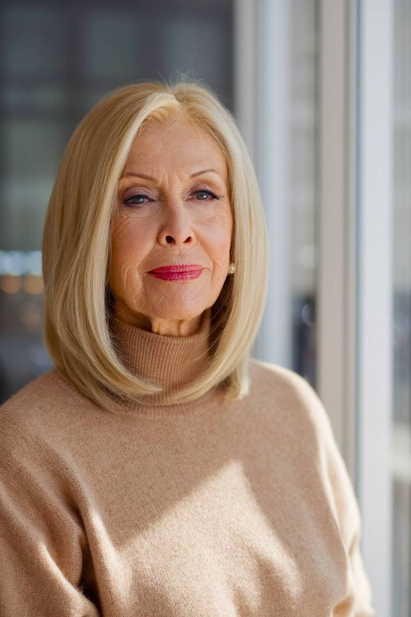 Blunt Lob with Side Part