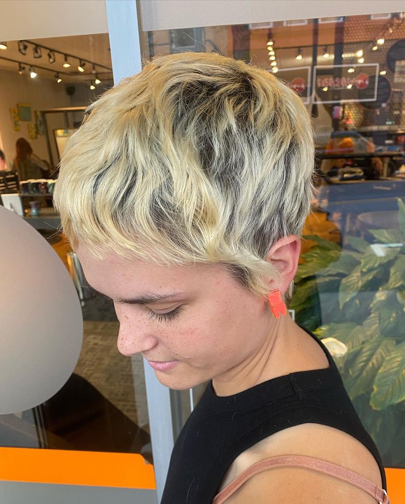 Pixie stratificato con volume