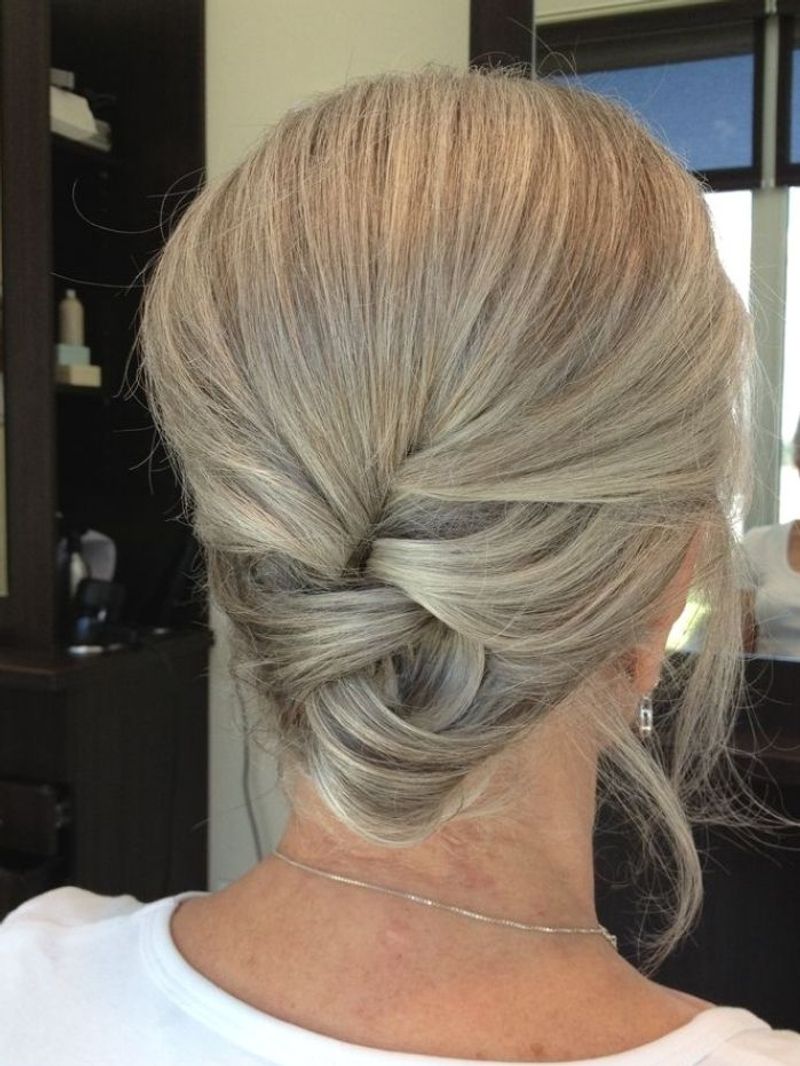 Chignon laterale ritorto