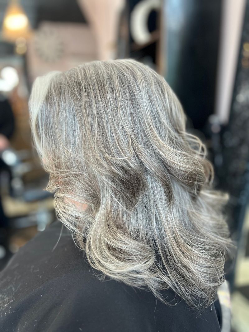 Bouncy Layered Cut with Volume