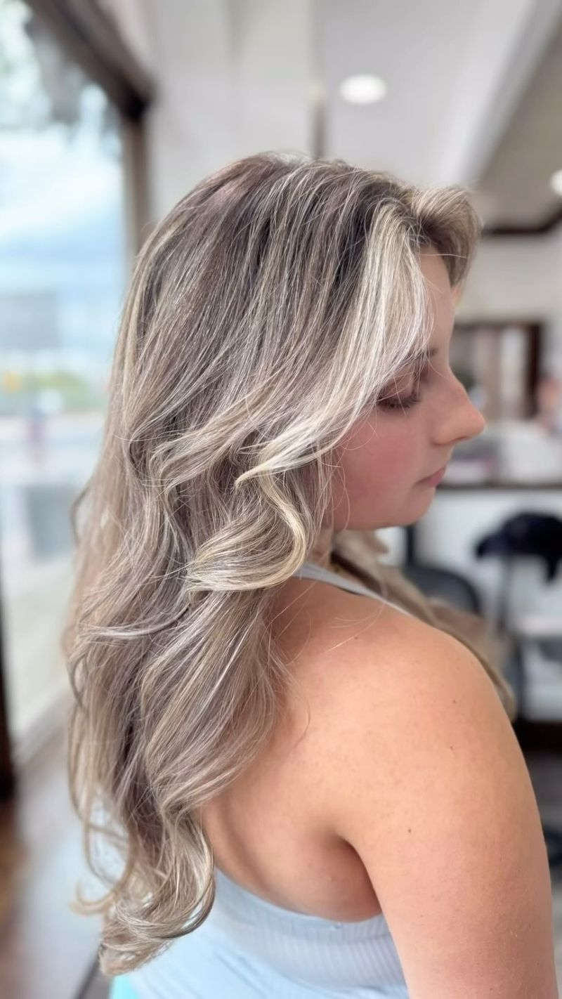 Ash Blonde Money Piece