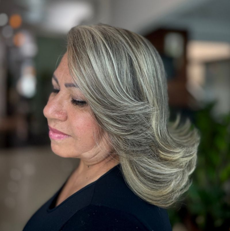 Layered Shoulder Cut with Flipped Ends