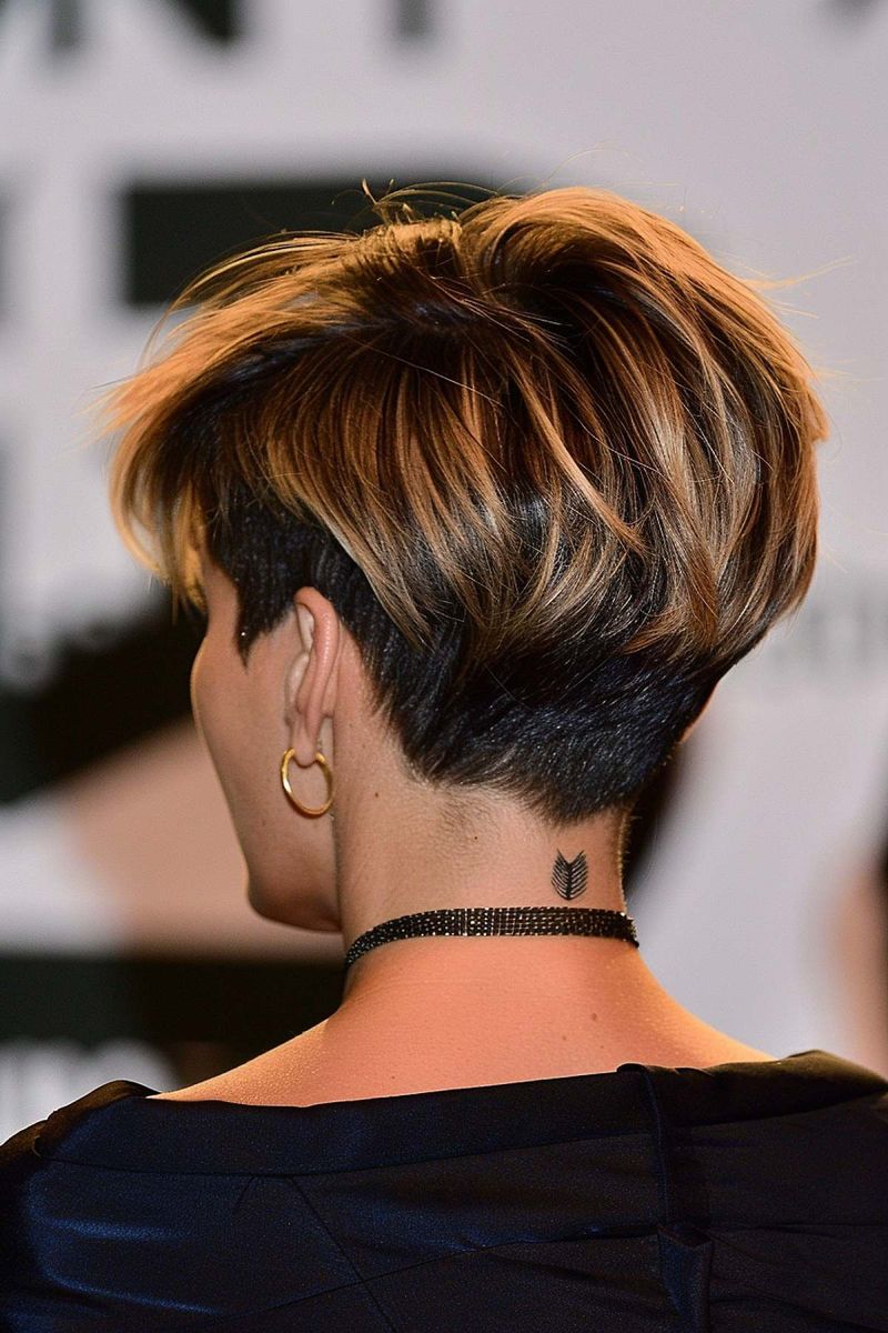 Short Wedge with Stacked Back