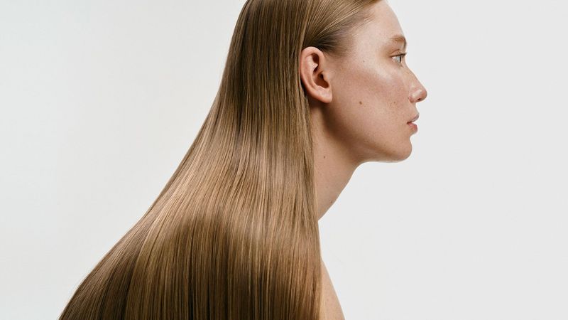 Root-Lifting Spray For All-Day Height