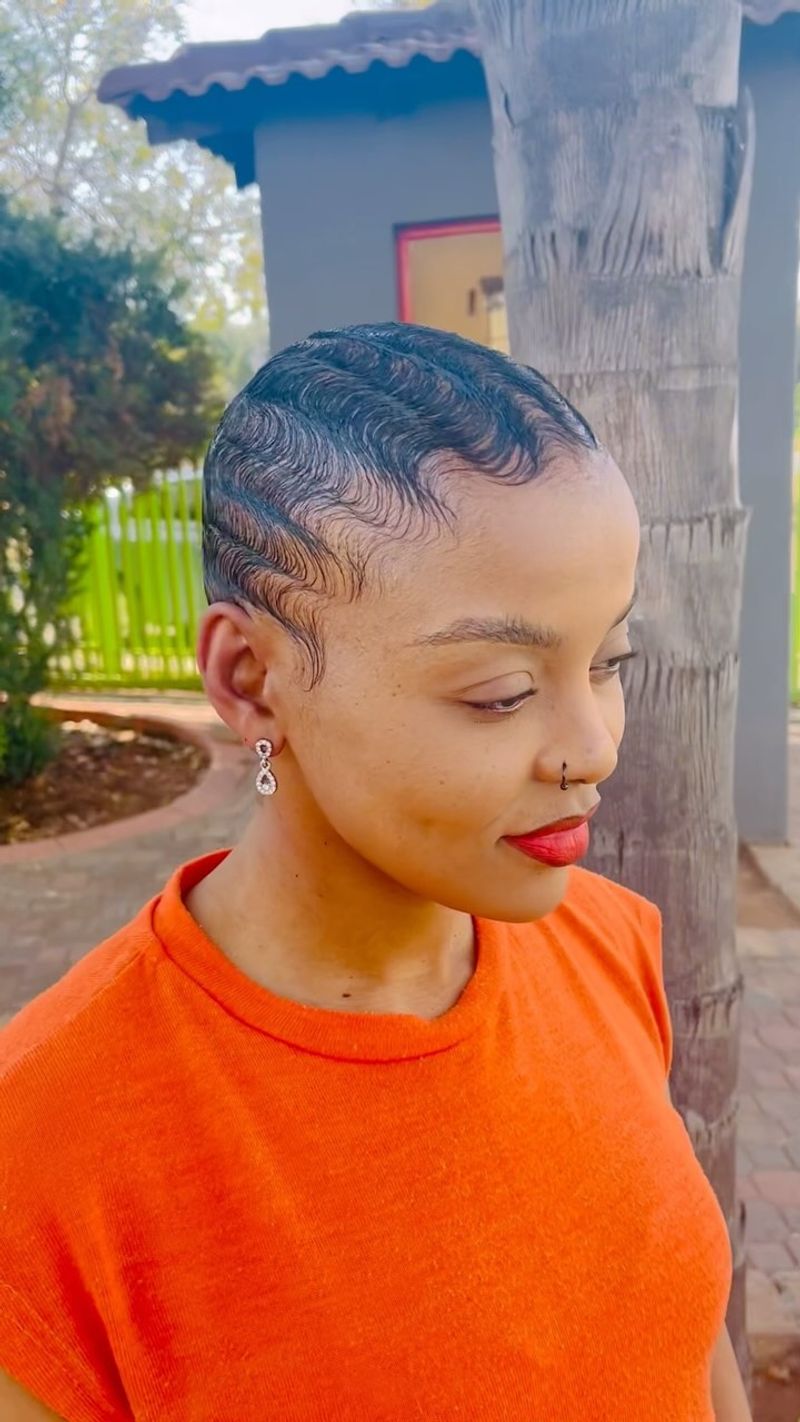 Finger Waves for the Vintage Lover