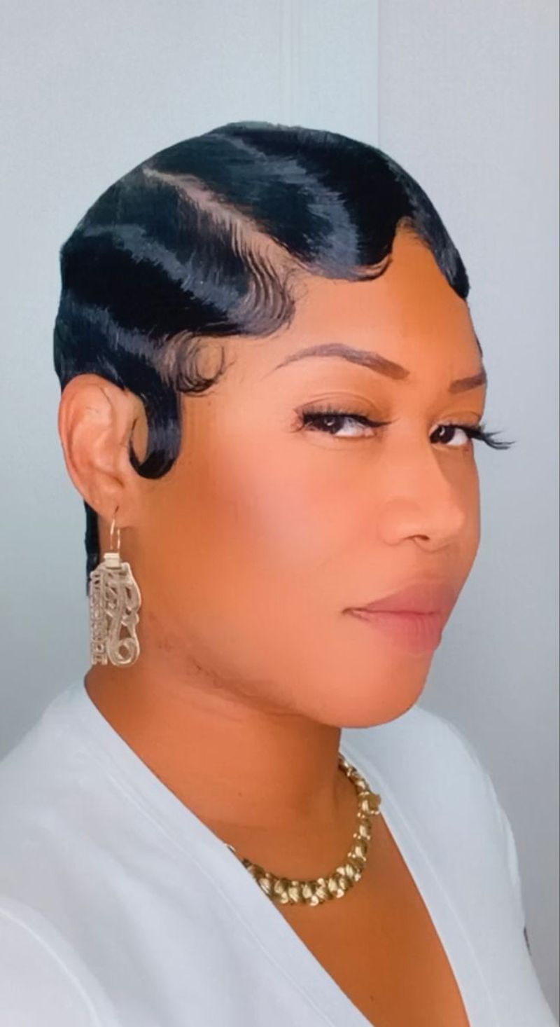 Finger Waves: Sleek Vintage Glamour