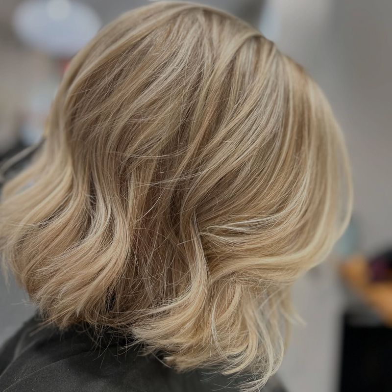 Soft Rounded Bob with Babylights