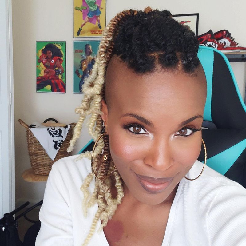Mohawk-Inspired Center Braid