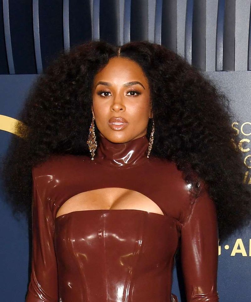 Voluminous Curls for Triangle Faces