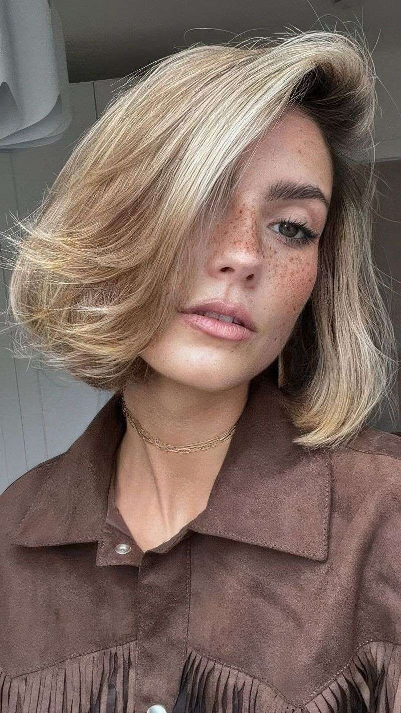Italian Bob with Curved Edges