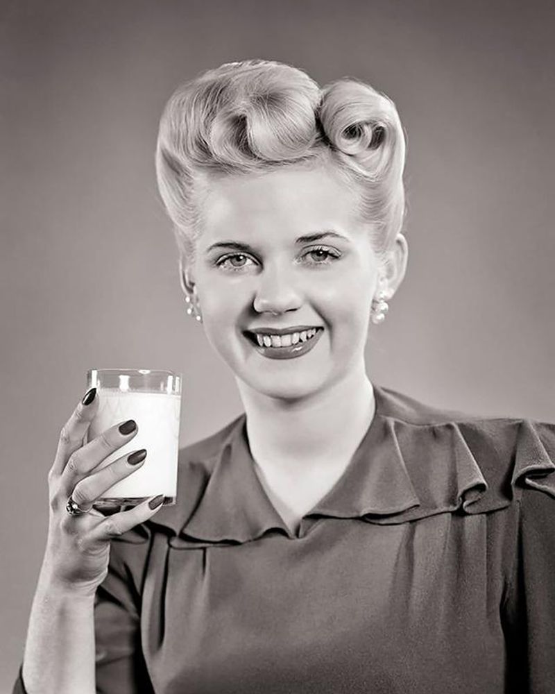 1940s Victory Rolls